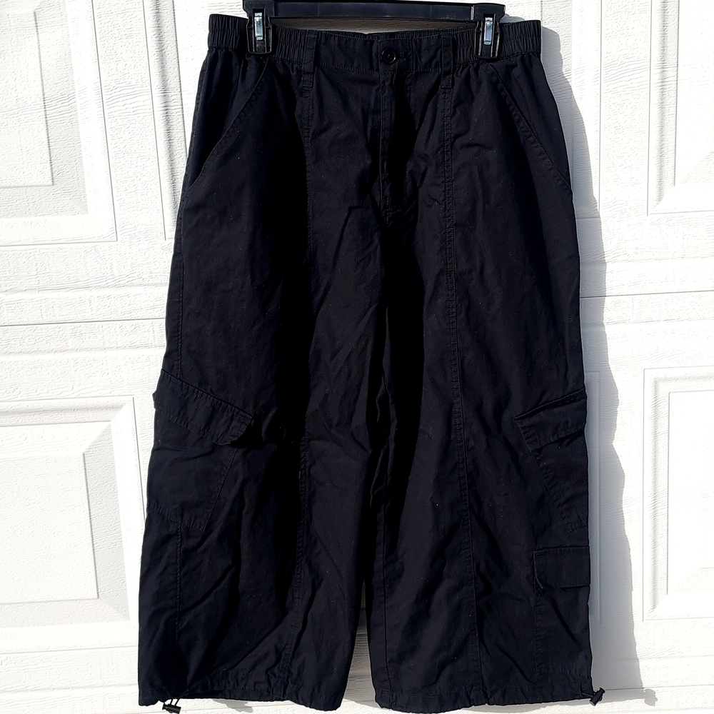 Junior's Black Cropped Cargo Pants - Relaxed Ankle-Length Style